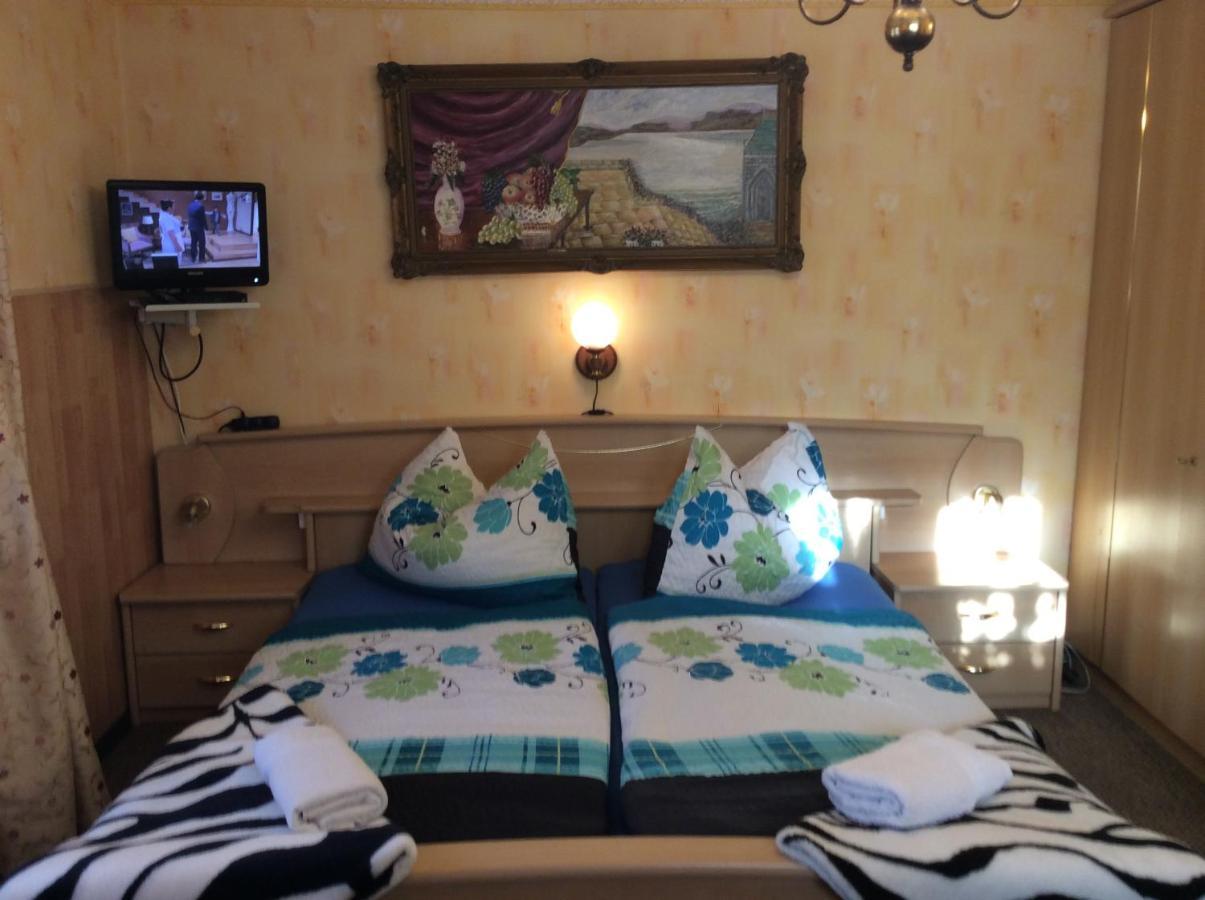Ilona Kis Kastely Panzio Hotel Кестели Екстериор снимка