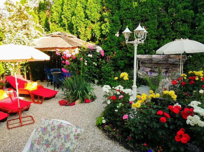 Ilona Kis Kastely Panzio Hotel Кестели Екстериор снимка